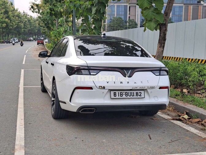 VinFast Lux A2.0 Base 2022 Trắng Siêu Lướt