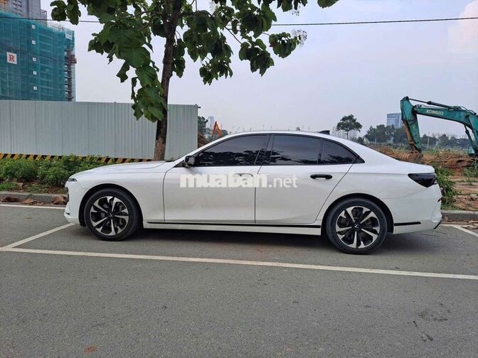 VinFast Lux A2.0 Base 2022 Trắng Siêu Lướt