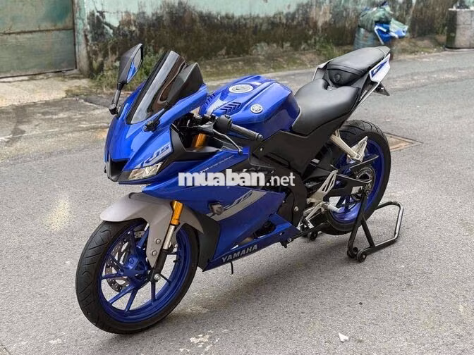 Yamaha R15V3