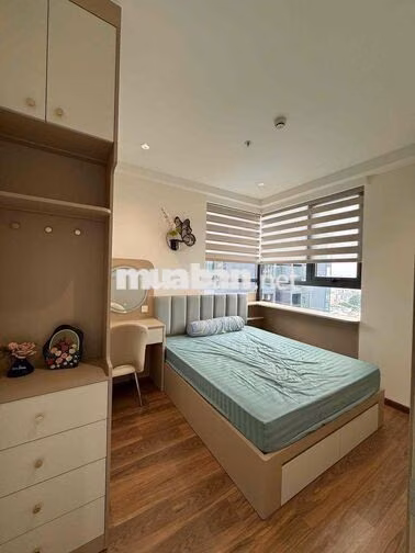 Cho thuê Căn góc 3PN Full nội thất thiết kế. Giá 23 triệu. LH Hương.
