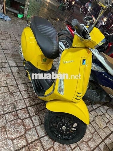 Piaggio Vespa Sprint Vàng