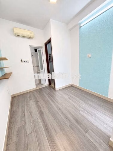 Chính chủBán nhà 4 tầng đúc 3PN hẻm 3m ngay khu ẩm thực Phan Xích Long