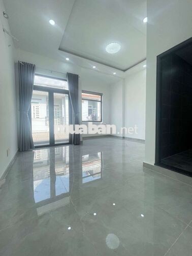 BÁN GẤP NHÀ 2 TẦNG BÌNH TÂN GIÁP TÂN PHÚ - NGANG 5X12 - VÀO Ở LIỀN.