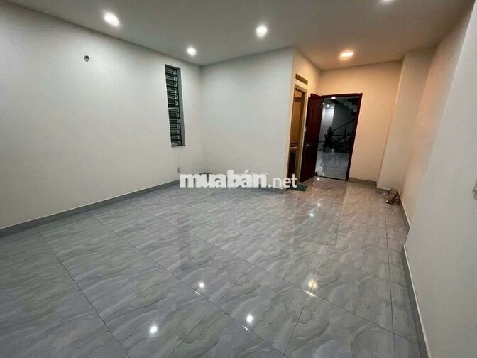 CHO THUÊ NHÀ 4 LẦU MẶT TIỀN LÝ TẾ XUYÊN, LINH ĐÔNG – THỦ ĐỨC. DT:5 x26