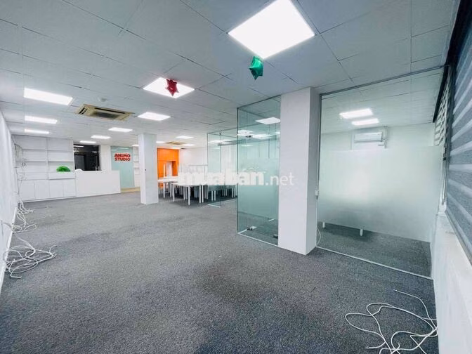 Cho thuê văn phòng tại Huỳnh Thúc Kháng 145m2 giá 27t full đồ