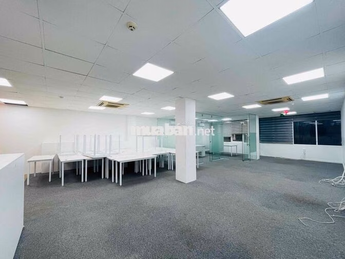 Cho thuê văn phòng tại Huỳnh Thúc Kháng 145m2 giá 27t full đồ