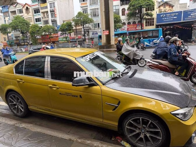 BMW 318i F30 Vàng