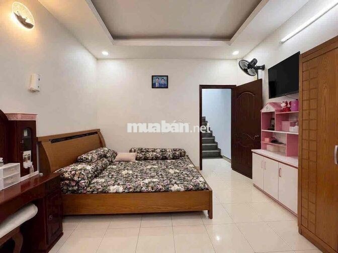 chỉ 140/Tr chủ nhà đang ngộp nên bán giá thấp hơn thị trường ngay BT