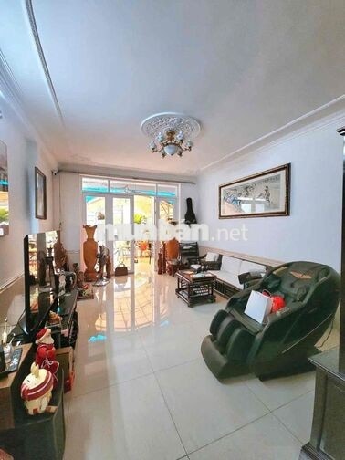 chỉ 140/Tr chủ nhà đang ngộp nên bán giá thấp hơn thị trường ngay BT