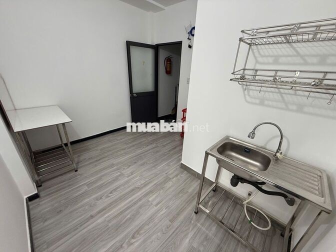 Phòng ngay ngã 5 Bình Hoà, full nội thất, có BAN CÔNG sau
