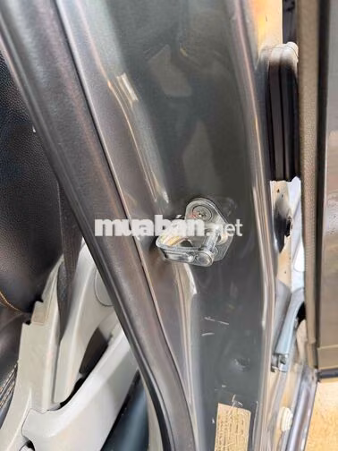 Chevrolet Orlando 2012 LT Xám 7 chỗ