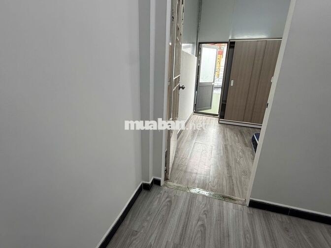 Phòng ngay ngã 5 Bình Hoà, full nội thất, có BAN CÔNG sau