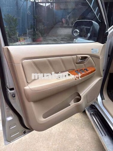 Toyota Fortuner 2009 2 cầu Bạc