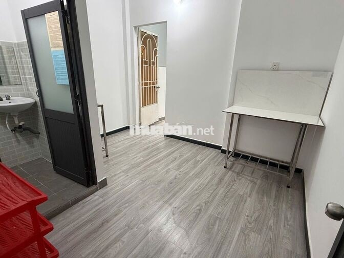 Phòng ngay ngã 5 Bình Hoà, full nội thất, có BAN CÔNG sau