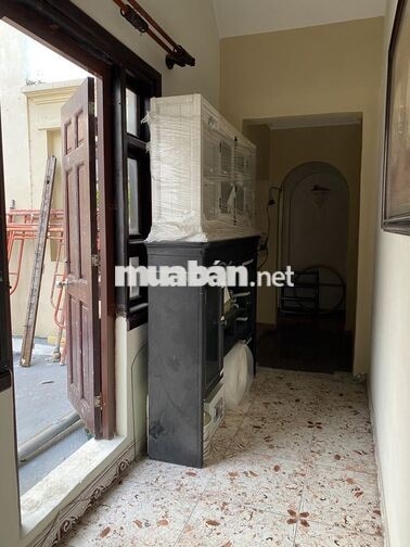 QUẬN 1 – PHÒNG 40m² - NỘI THẤT CƠ BẢN – GIỜ GIẤC TỰ DO