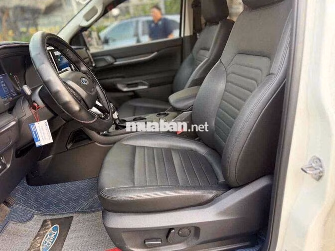 Everest Sport 2025 Xuất Hoá Đơn Xe Chuẩn Ford Bán