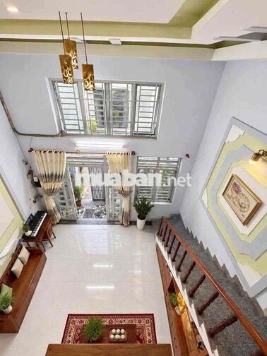 50m2 , 1 căn là mặt tiền, nhà 3 tầng chỉ 5 tỷ .Ngay Quốc lộ 13