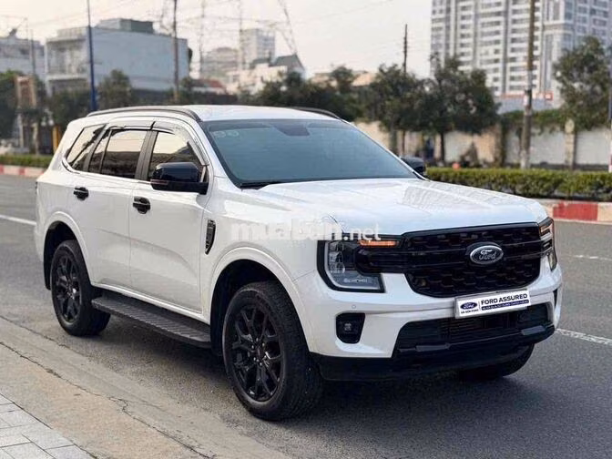 Everest Sport 2025 Xuất Hoá Đơn Xe Chuẩn Ford Bán