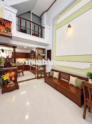 50m2 , 1 căn là mặt tiền, nhà 3 tầng chỉ 5 tỷ .Ngay Quốc lộ 13