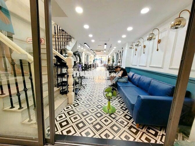 MẶT TIỀN NGUYỄN GIA TRÍ (D2) - 4x20m - 5 TẦNG - GIÁ THUÊ: 80 TRIỆU
