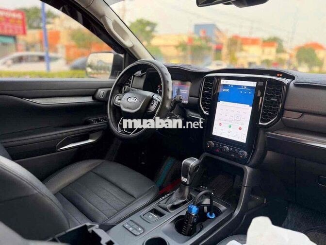 Everest Sport 2025 Xuất Hoá Đơn Xe Chuẩn Ford Bán