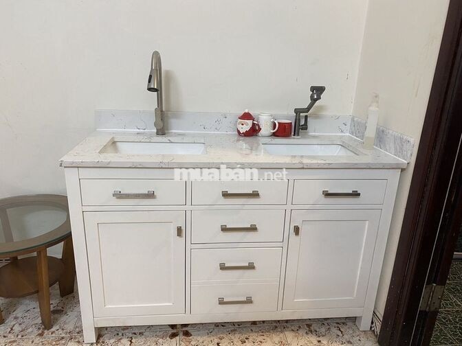 QUẬN 1 – PHÒNG 40m² - NỘI THẤT CƠ BẢN – GIỜ GIẤC TỰ DO