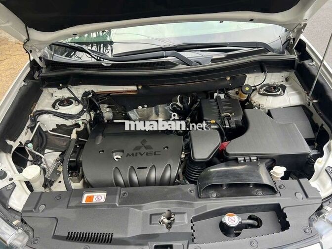 Mitsubishi Outlander 2018 Trắng Số Tự động