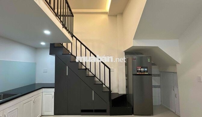 CĂN HỘ DỊCH VỤ FULL NỘI THẤT TÁCH BẾP DUPLEX GIẾNG TRỜI - 6Tr9 - 30m²