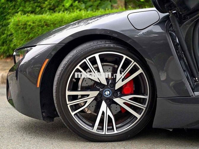 BMW i8 2015 màu xám titan hàng độc giá tốt