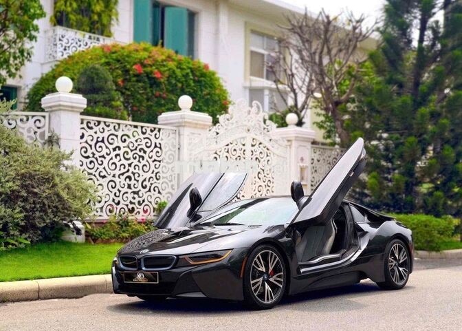 BMW i8 2015 màu xám titan hàng độc giá tốt