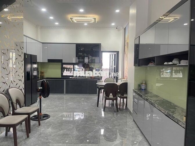 Cho thuê nhà 1 trệt 2 lầu Phường Phú Hoà 4PN-4WC Đầy Đủ Nội Thất