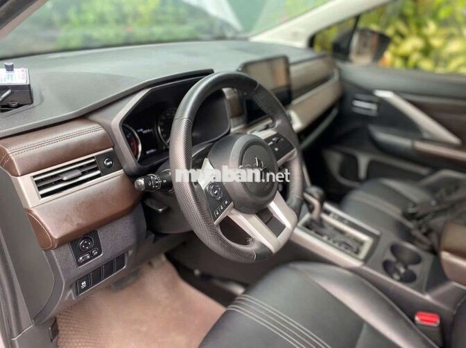 Mitsubishi Xpander 7 chỗ Xám