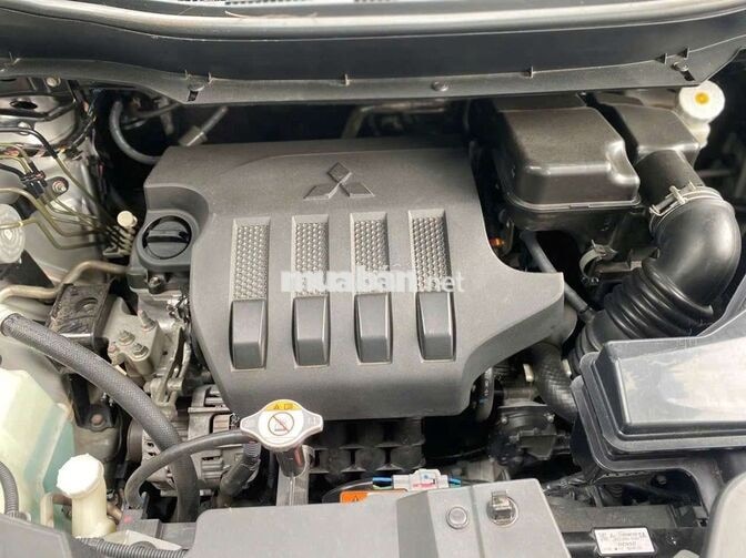 Mitsubishi Xpander 7 chỗ Xám