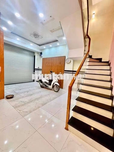 Cho Thuê Nhà DT 8x6m 1Trệt 2Lầu 3Pn 3Wc Hẻm Xe Tải Nội Thất Như Hình