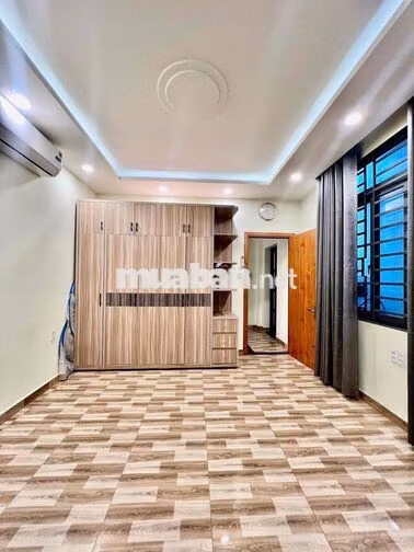 Cho Thuê Nhà DT 8x6m 1Trệt 2Lầu 3Pn 3Wc Hẻm Xe Tải Nội Thất Như Hình