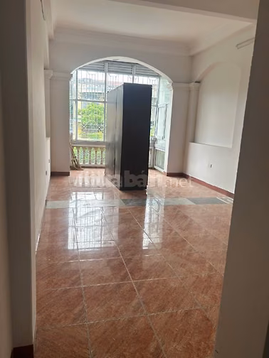 Nhà 75m² 6 Tầng Sát Hoàng Quốc Việt – Ô Tô Tránh – Kinh Doanh/CHDV