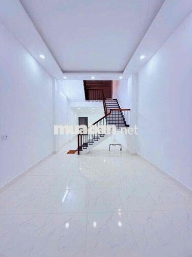 NHÀ PHỐ HÀ HUY GIÁP ( CUỐI NGUYỄN OANH ) TRỆT LỬNG 2 LẦU 5PN 5WC.