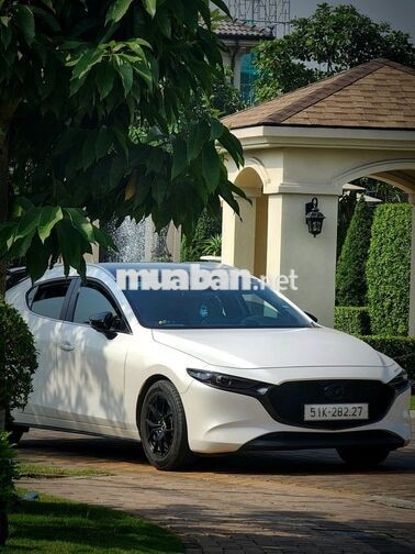 Mazda 3 Sport Luxury 2022 Trắng 23.000km