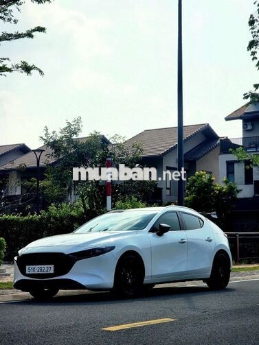 Mazda 3 Sport Luxury 2022 Trắng 23.000km