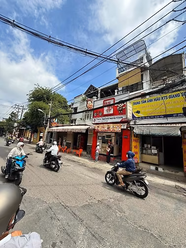 Bán hoặc cho thuê nhà mặt tiền số 74 Nguyễn Văn Khối (Phường 11) G