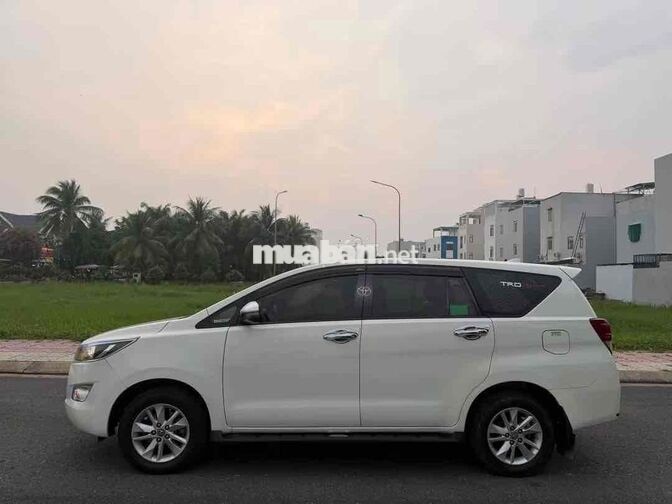 Toyota Innova 2019 Số sàn Trắng Da