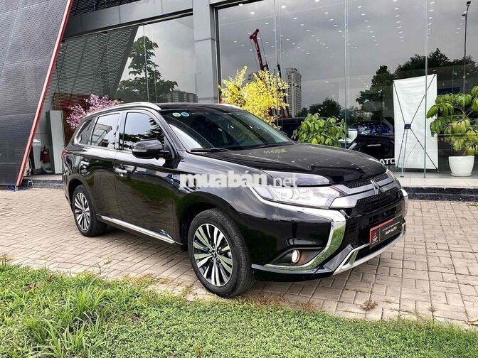Mitsubishi Outlander 2.0 CVT 2023 Đen