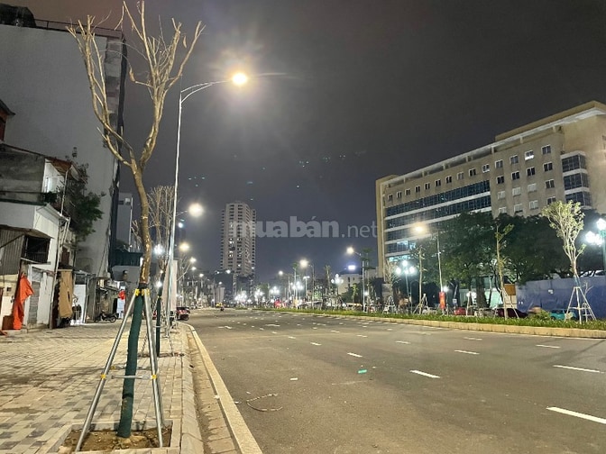 Bán nhà mặt đường La Thành, phường Láng, Hà Nội