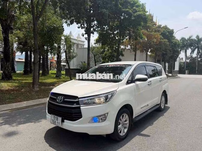 Toyota Innova 2019 Số sàn Trắng Da
