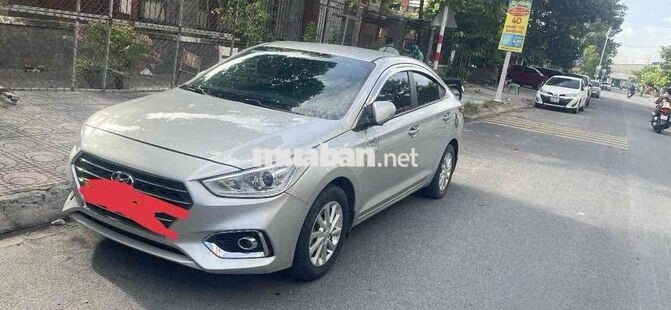 Hyundai Accent Bạc Sedan