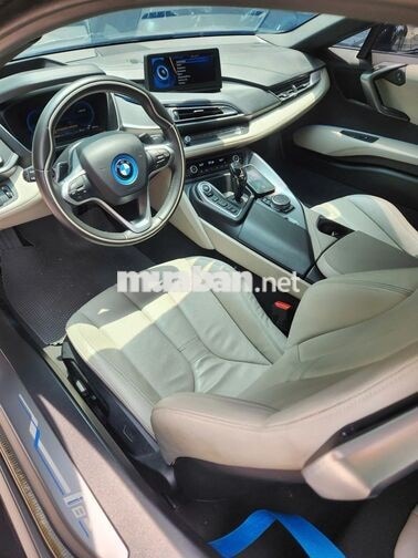 BMW i8 2015 Xám 23.456 Miles