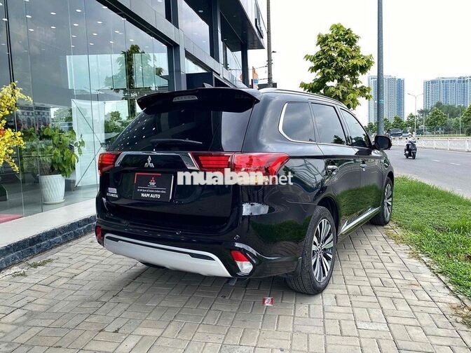 Mitsubishi Outlander 2.0 CVT 2023 Đen