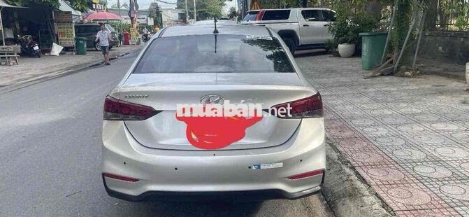 Hyundai Accent Bạc Sedan
