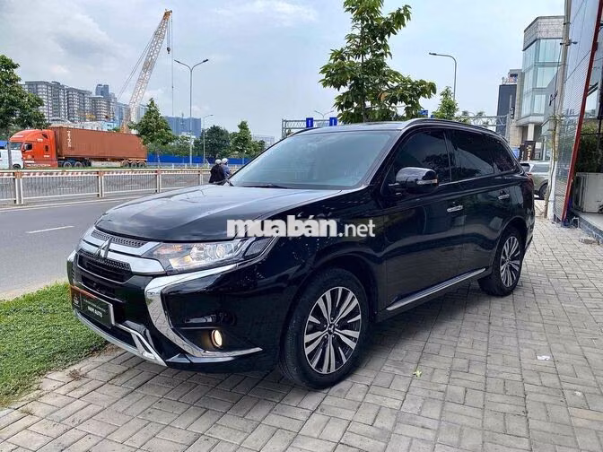 Mitsubishi Outlander 2.0 CVT 2023 Đen