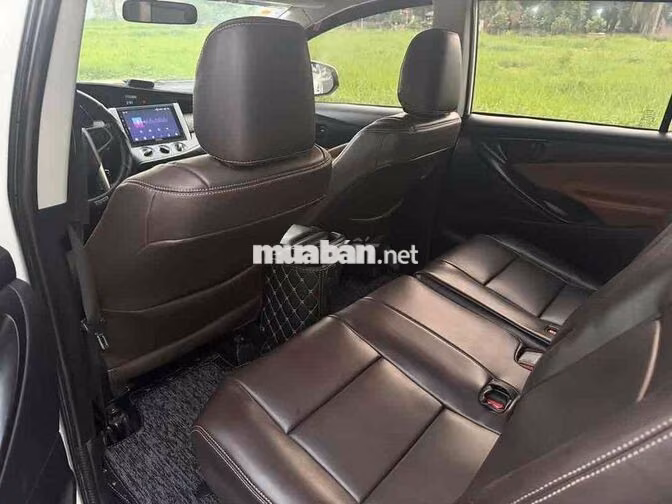Toyota Innova 2019 Số sàn Trắng Da